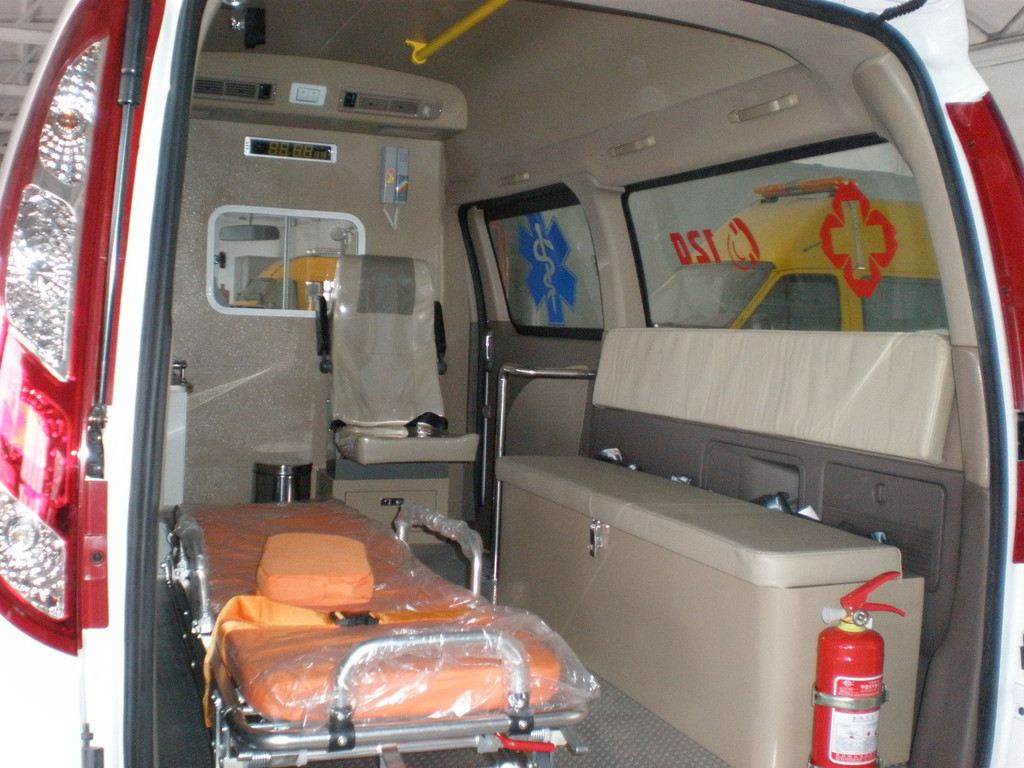 兴宁市长途救护车出租