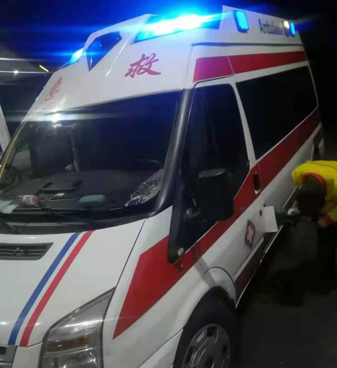 兴宁市救护车出租